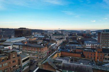 GREAT BRITAIN, LUTON - 22ND JANUARY, 2023: Şehir Merkezi Yüksek Açı Görünümü, İngiltere 'nin Modern ve Tarihi Görünümü 