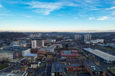 GREAT BRITAIN, LUTON - 22ND JANUARY, 2023: Şehir Merkezi Yüksek Açı Görünümü, İngiltere 'nin Modern ve Tarihi Görünümü 