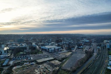 GREAT BRITAIN, LUTON - 22ND JANUARY, 2023: Şehir Merkezi Yüksek Açı Görünümü, İngiltere 'nin Modern ve Tarihi Görünümü 