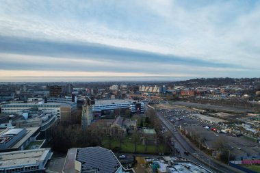 GREAT BRITAIN, LUTON - 22ND JANUARY, 2023: Şehir Merkezi Yüksek Açı Görünümü, İngiltere 'nin Modern ve Tarihi Görünümü 