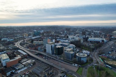 GREAT BRITAIN, LUTON - 22ND JANUARY, 2023: Şehir Merkezi Yüksek Açı Görünümü, İngiltere 'nin Modern ve Tarihi Görünümü 