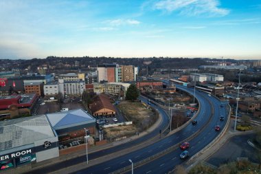 GREAT BRITAIN, LUTON - 22ND JANUARY, 2023: Şehir Merkezi Yüksek Açı Görünümü, İngiltere 'nin Modern ve Tarihi Görünümü 