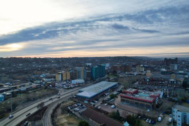 GREAT BRITAIN, LUTON - 22ND JANUARY, 2023: Şehir Merkezi Yüksek Açı Görünümü, İngiltere 'nin Modern ve Tarihi Görünümü 