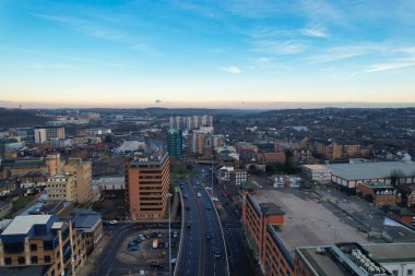GREAT BRITAIN, LUTON - 22ND JANUARY, 2023: Şehir Merkezi Yüksek Açı Görünümü, İngiltere 'nin Modern ve Tarihi Görünümü 