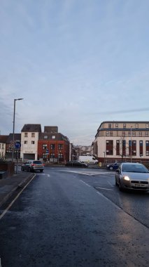 ENGLAND, UK, LUTON - 22ND JANUARY, 2023: Luton Şehir Merkezi 'nin Yüksek Açısı, Modern ve Tarihsel İngiltere Kasabası, Drone View 
