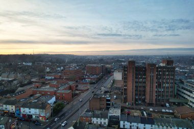 ENGLAND, UK, LUTON - 22ND JANUARY, 2023: Luton Şehir Merkezi 'nin Yüksek Açısı, Modern ve Tarihsel İngiltere Kasabası, Drone View 