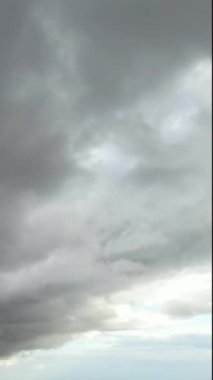 İngiliz Şehri 'nde Hızlı Hareket Eden Bulutlar, Zaman Süratli Görüntü