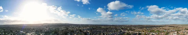Panoramatický Pohled Dramatické Mraky Modré Obloze — Stock fotografie