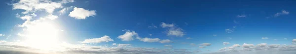 Vista Panorâmica Nuvens Dramáticas Céu Azul — Fotografia de Stock
