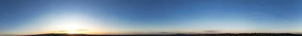 Panorámás Kilátás Gyönyörű Naplemente Felhők Horizonton — Stock Fotó