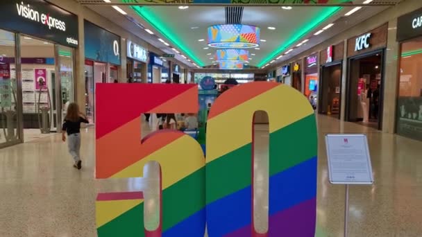 Slow Motion Film Central Luton Och Shopping Mall Med People — Stockvideo