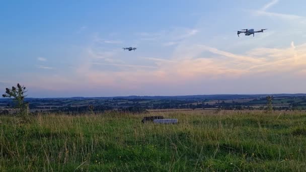 Vuelo Del Dron Campo Abierto Sharpenhoe Clappers Valley England Durante — Vídeos de Stock