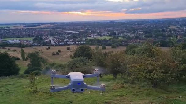 Drönare Flyger Luften Brittiska Countryside — Stockvideo