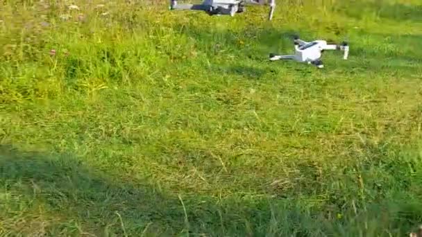 Drones Volando Aire British Countryside — Vídeo de stock