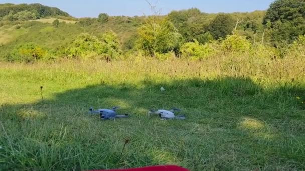 在英国乡间空中飞行的无人驾驶飞机 — 图库视频影像