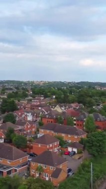 İngiltere 'nin Luton şehrinde yüksek açılı görüntüler, 4K
