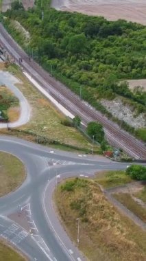 İngiltere 'de İngiliz Karayolları ve Trafik Yüksek Açı Hava Görüntüsü