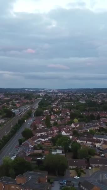 Filmagem Aérea Estação Ferroviária Luton City England Dia Nuvens Cheias — Vídeo de Stock