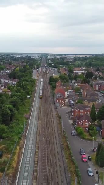 Flyfoto Jernbanestasjonen Luton City England Hel Skygedag – stockvideo