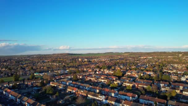 城市上空英国住宅的空中摄像 — 图库视频影像