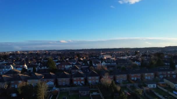 Luchtbeelden Van Britse Residentiële Huizen Boven City — Stockvideo