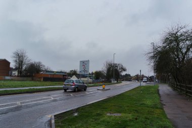 Bulutlu bir günde Luton şehrinin görüntüsü