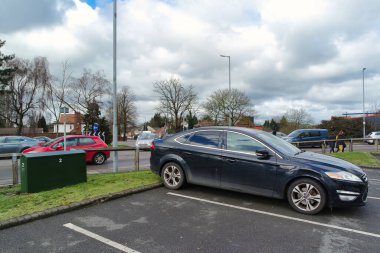 Luton Şehri Sokak Manzarası ve Süpermarketleri