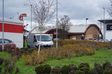 Luton Şehri Sokak Manzarası ve Süpermarketleri