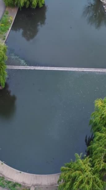 Vysoký Úhel Rybníka Místním Veřejném Parku Města Luton — Stock video