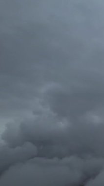 İngiliz Şehri 'nde Hızlı Hareket Eden Bulutlar, Zaman Süratli Görüntü