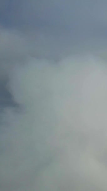 Nubes Que Mueven Rápido Sobre Ciudad Británica Tiempo Grabación Lapso — Vídeo de stock