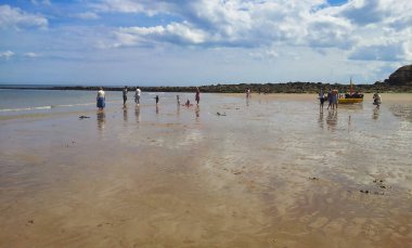 BİRLİK KINGDOM, NEWCASTLE - 26 HAZİRAN 2013: Gündüz Kumsalda Turizm Sahili 