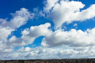 Güzel Mavi Gökyüzü Bulutsuz Açık Güneşli bir günde