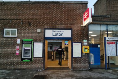 İngiltere 'nin Luton Kasabası Şehir Merkezi ve Merkez Tren İstasyonu