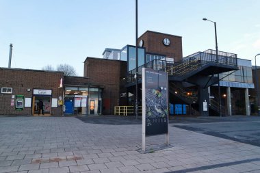 İngiltere 'nin Luton Kasabası Şehir Merkezi ve Merkez Tren İstasyonu