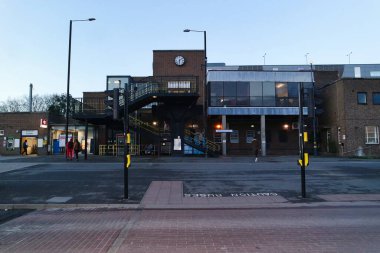 İngiltere 'nin Luton Kasabası Şehir Merkezi ve Merkez Tren İstasyonu