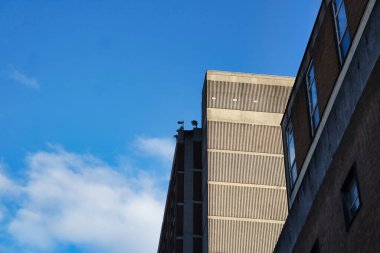 Luton Town, İngiltere şehir merkezinin düşük açılı görüntüsü. Merkez Luton Şehri ve Karayolları Görünümü