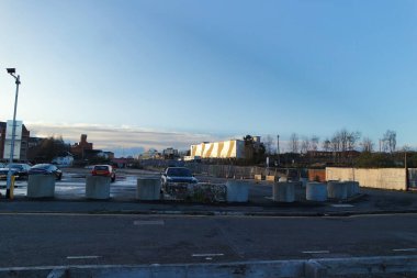 Luton Town, İngiltere şehir merkezinin düşük açılı görüntüsü. Merkez Luton Şehri ve Karayolları Görünümü