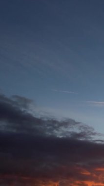 Dramatik Bulutların ve Gökyüzünün Güzel Yüksek Açılı Görüntüsü