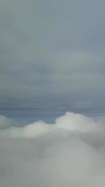 Dramatik Bulutların ve Gökyüzünün Güzel Yüksek Açılı Görüntüsü