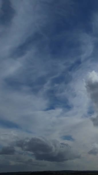 Прекрасні Висококутові Фрагменти Драматичних Хмар Неба — стокове відео
