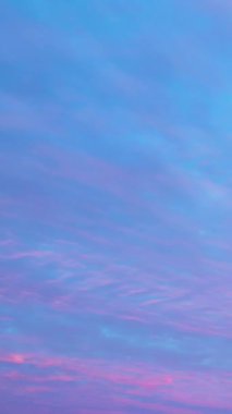 Dramatik Bulutların ve Gökyüzünün Güzel Yüksek Açılı Görüntüsü