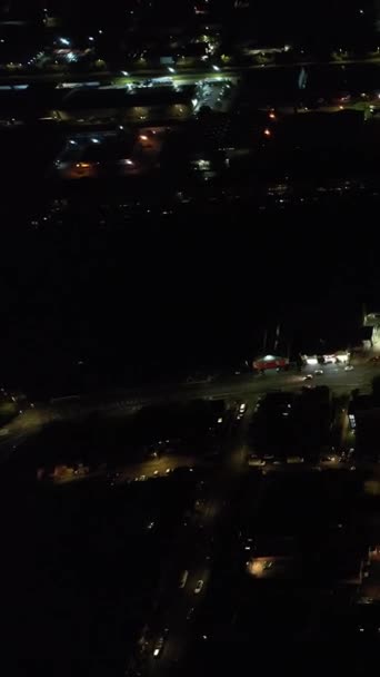 Αεροφωτογραφία Της Φωτισμένης Βρετανικής Πόλης Luton Λίγο Μετά Ηλιοβασίλεμα Και — Αρχείο Βίντεο