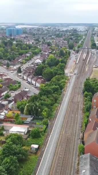 Anglia Luton City Marzec 2022 Pociąg Torach Dworcu Centralnym Chmurny — Wideo stockowe