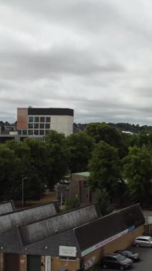 UNITED KINGDOM, ENGLAND, LUTON - 15 Şubat 2023: İngiltere 'nin Luton şehrindeki Luton İş Perakende Parkı Chaul End Luton' un Güzel Görüntüsü.