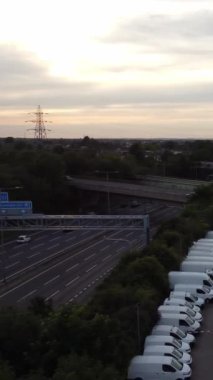 Hava görüntüleri yüksek açılı Drone 'un şehir manzarası ve İngiltere' nin manzarası Büyük Britanya İHA 'sının görüntüleri