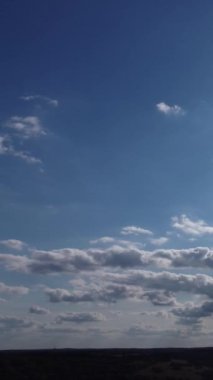  Gökyüzündeki bulutlar, video