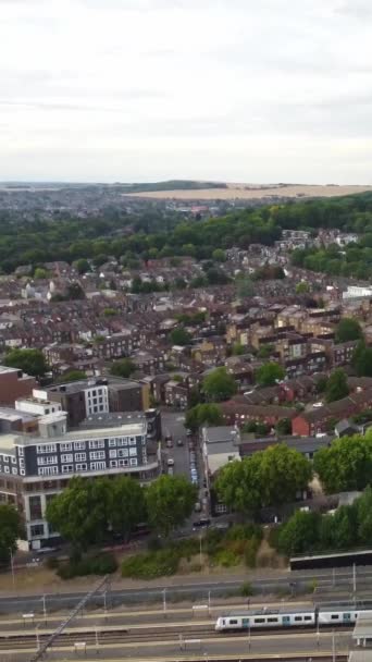 イギリス イギリス ルトン 2022年7月30日 イギリス ルトン市の高角度映像 — ストック動画