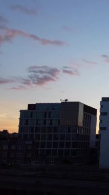 Hava görüntüleri yüksek açılı Drone 'un şehir manzarası ve İngiltere' nin manzarası Büyük Britanya İHA 'sının görüntüleri