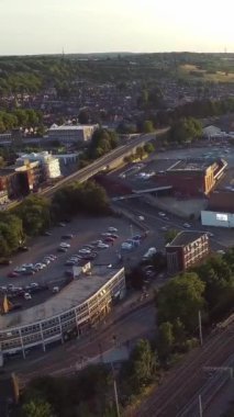 Hava görüntüleri yüksek açılı Drone 'un şehir manzarası ve İngiltere' nin manzarası Büyük Britanya İHA 'sının görüntüleri